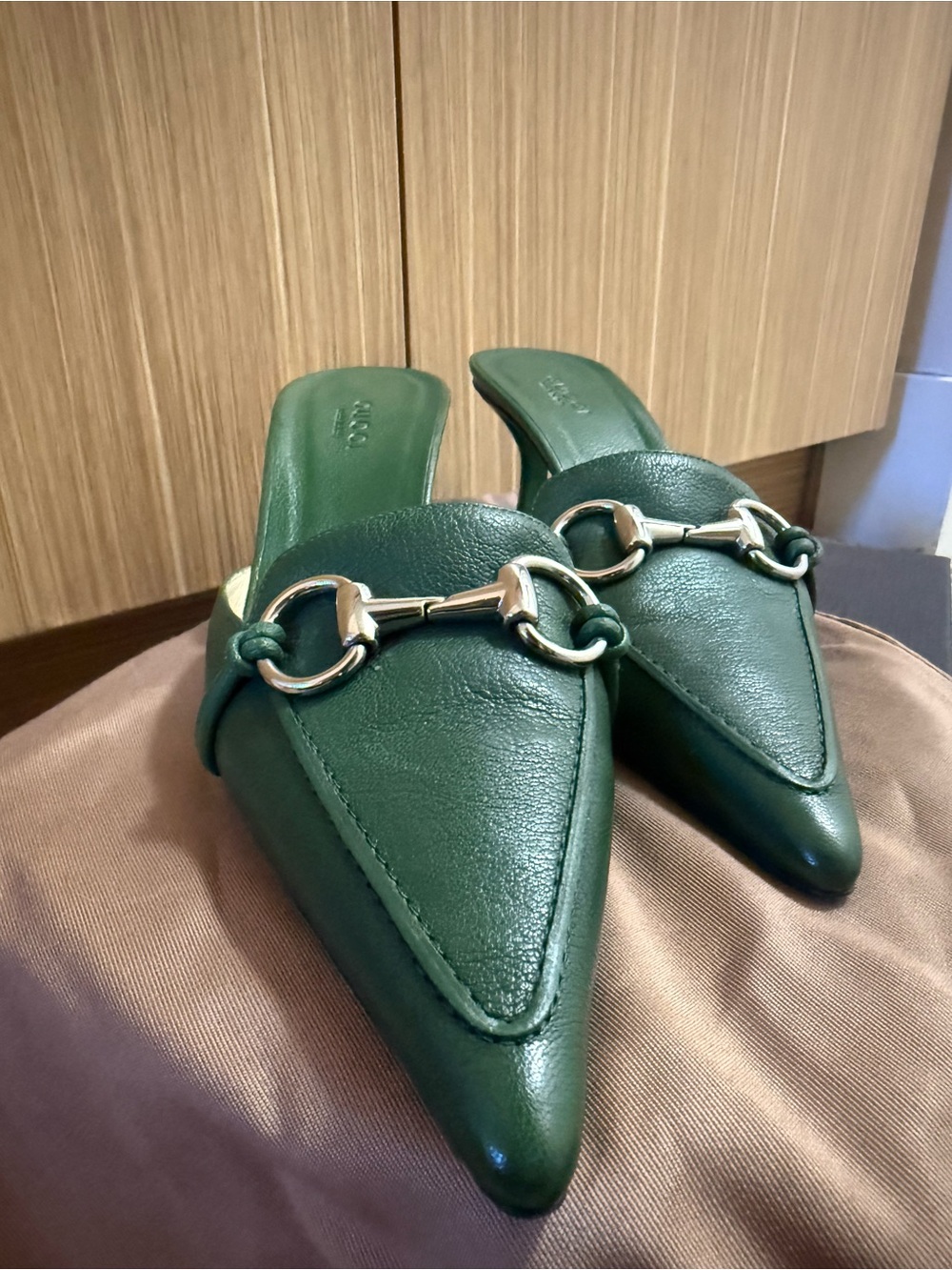Gucci Emerald Green Leather Horsebit Pointed Mule Heels - Picture 4 of 7